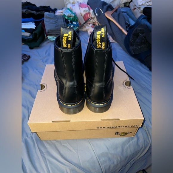 Dr. Martens 1460 Smooth Leather Lace Up Boots - Picture 11 of 11